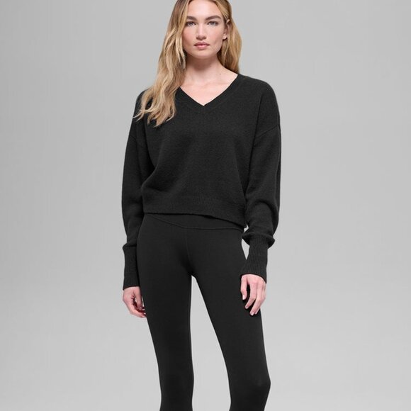 Alo Yoga Cashmere New Class V-Neck Sweater Black - Picture 2 of 4